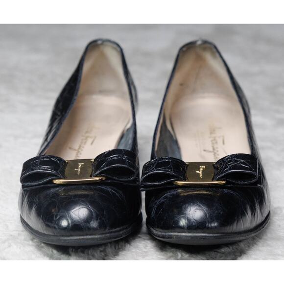 Salvatore Ferragamo Vara Black Croc Embossed Bow Leather Pumps Classic Womens 8 - Picture 2 of 14